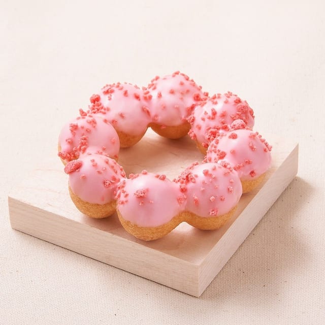 Strawberry Mochi Donut 草莓甜甜圈.