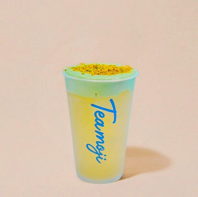 Coconut Jasmine Tea with Pistachio Float / 开心椰椰.