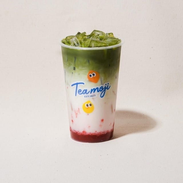 Strawberry Matcha Latte / 莓莓抹茶拿铁.