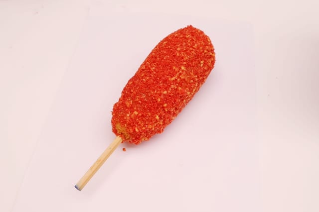 Hot Cheeto Corn Dog / 火辣奇多热狗.