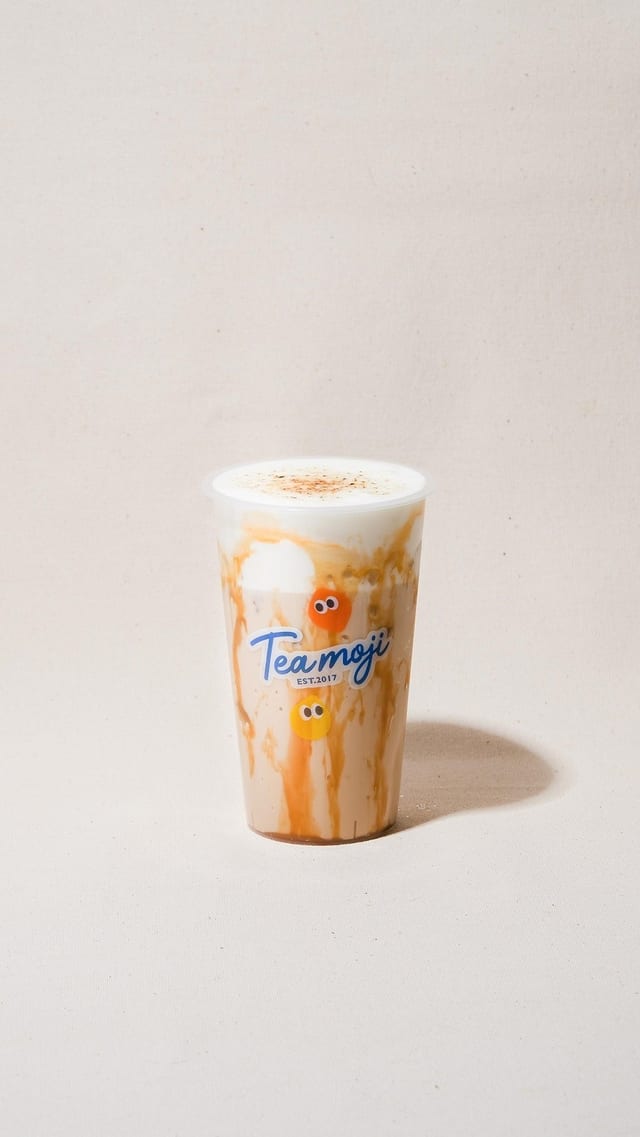 Roasted Caramel Milk Tea with Brulee Mousse / 焦糖炭焙烤奶.