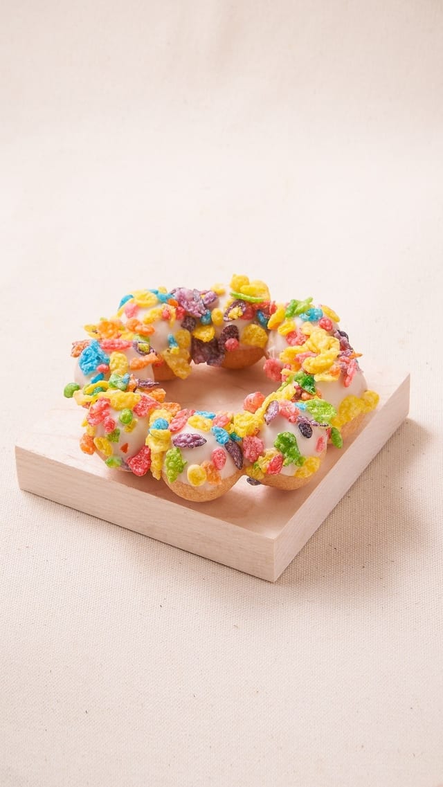 Fruity Cereal Mochi Donut / 水果麦片甜甜圈.