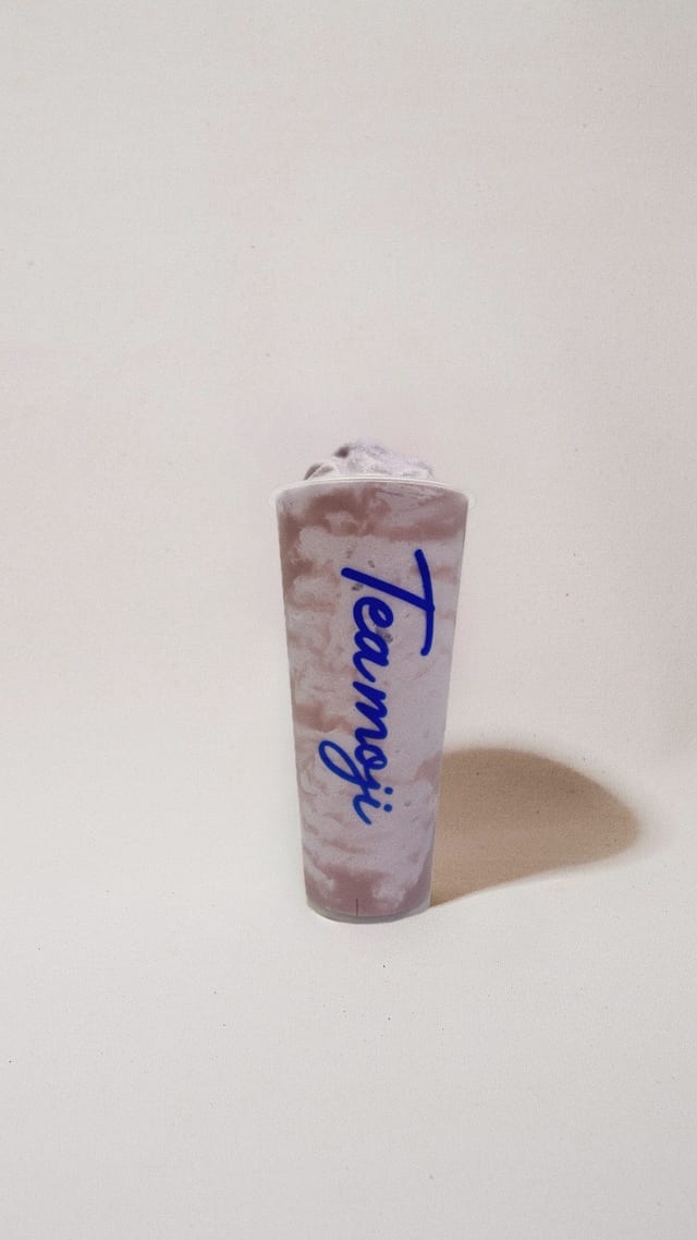 Taro Slushie with Crystal Boba/ 香芋波波冰.